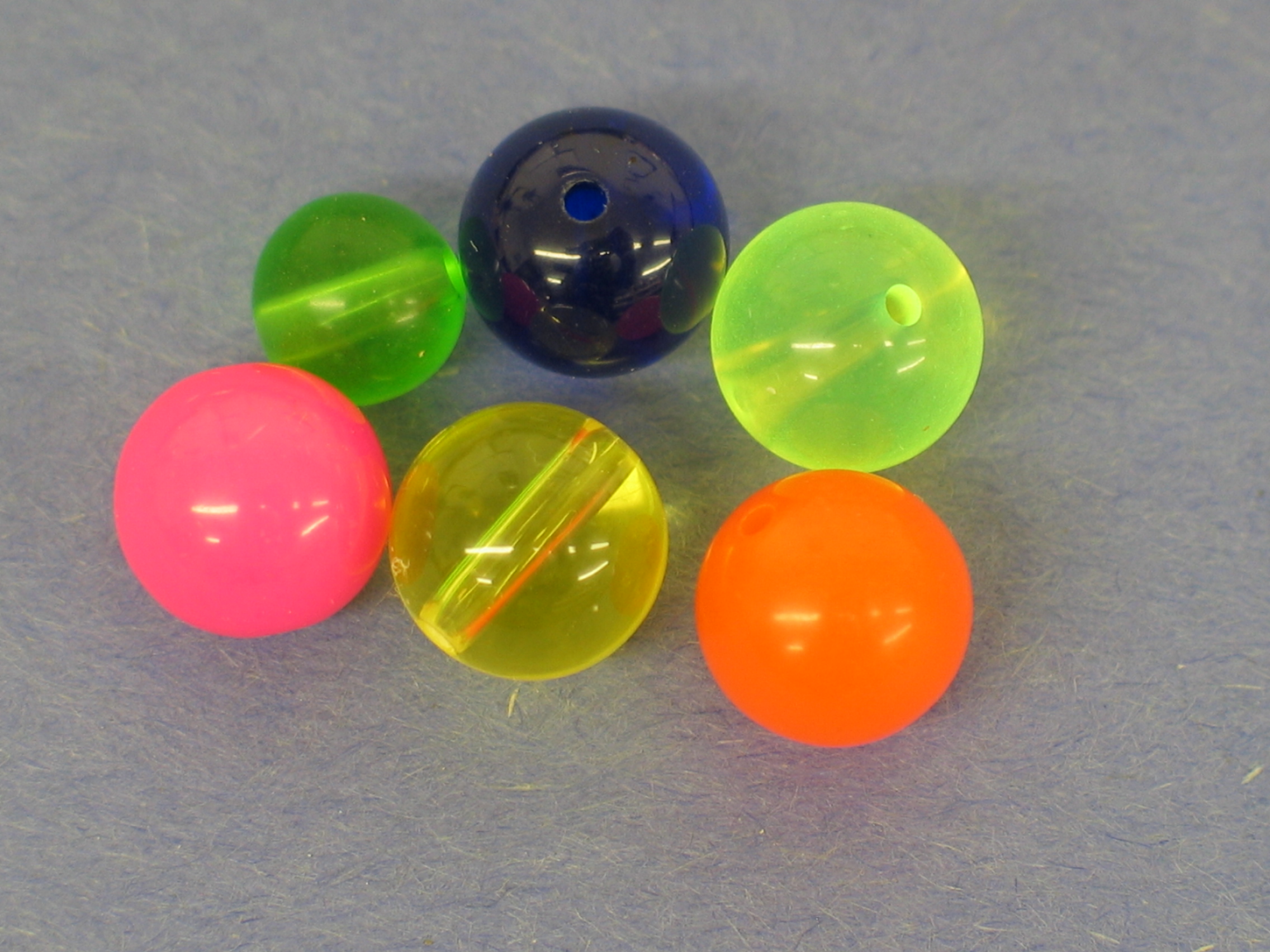 UV Fluorescent Acrylic Round Beads